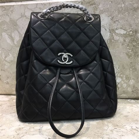 mochila chanel falsa